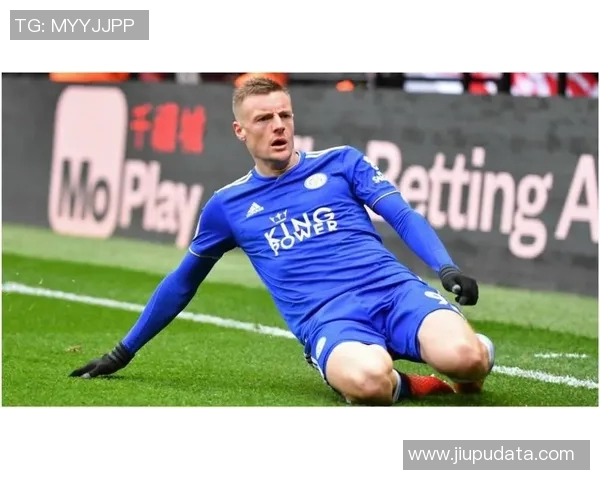 足球明星传奇人生揭秘从绿茵场到全球舞台的辉煌历程